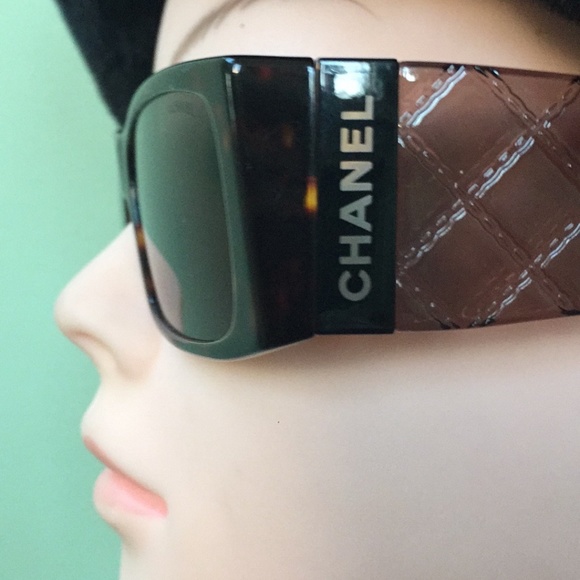 CHANEL Sunglasses - Picture 5 of 9
